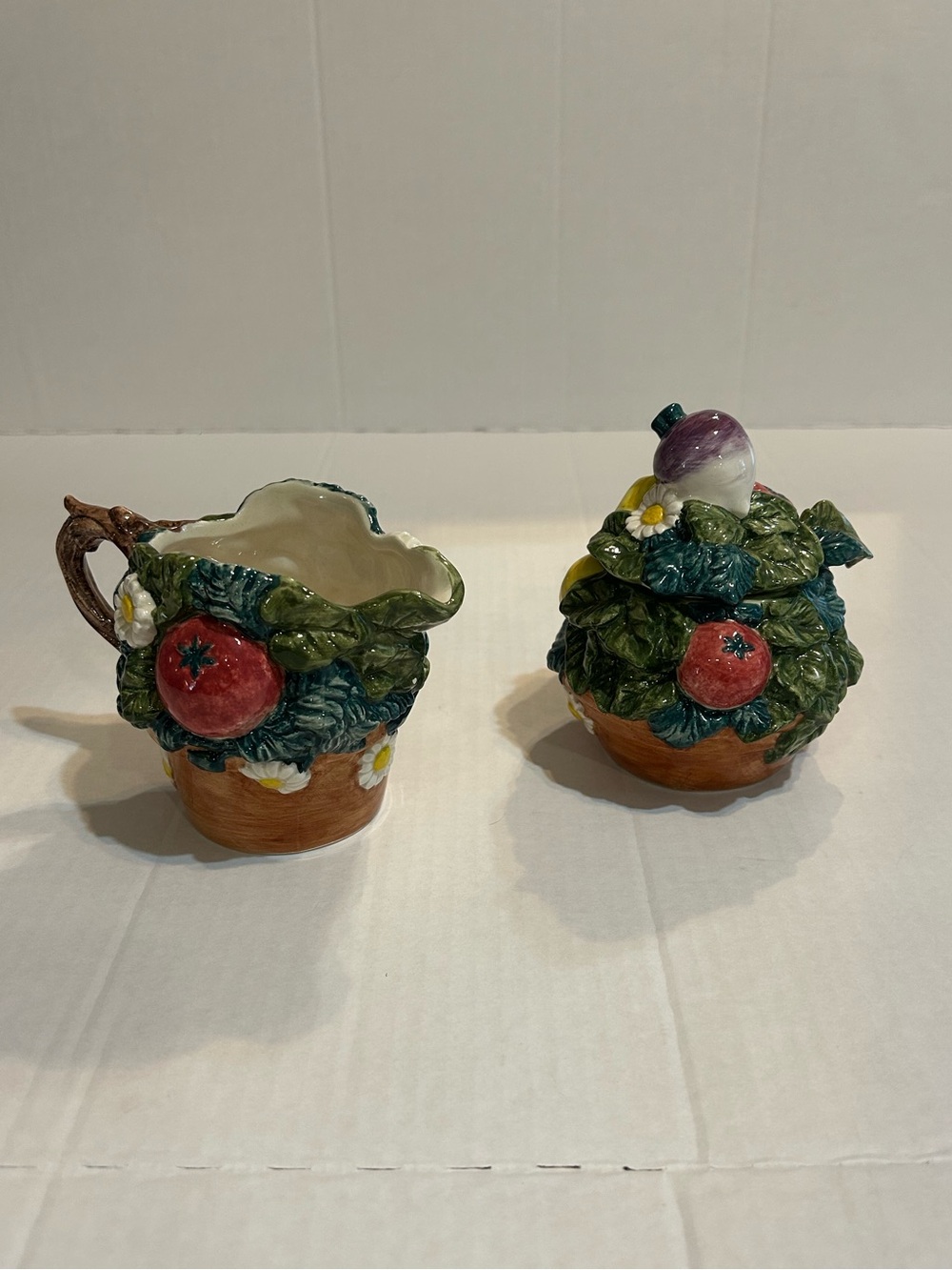 1996/1998 Fitz and Floyd Ceramic Creamer and Sugar Bowl Set